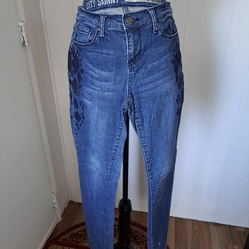DKNY JEANS